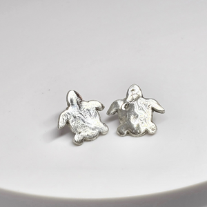 Turtle stud earrings